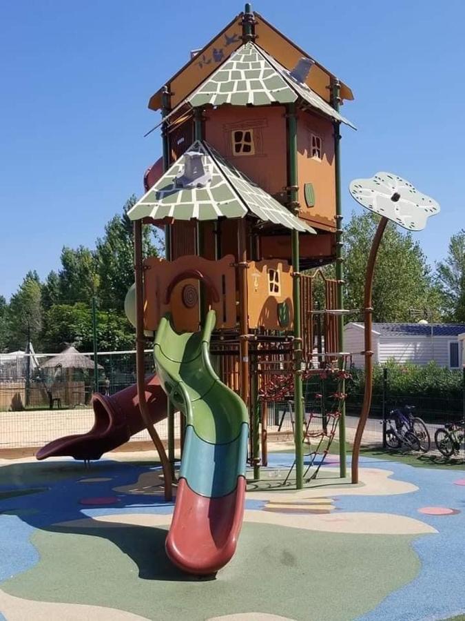 Mobilhome Vias Plage Dans Camping Eksteriør billede