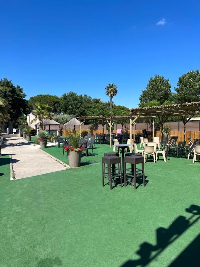 Mobilhome Vias Plage Dans Camping Eksteriør billede