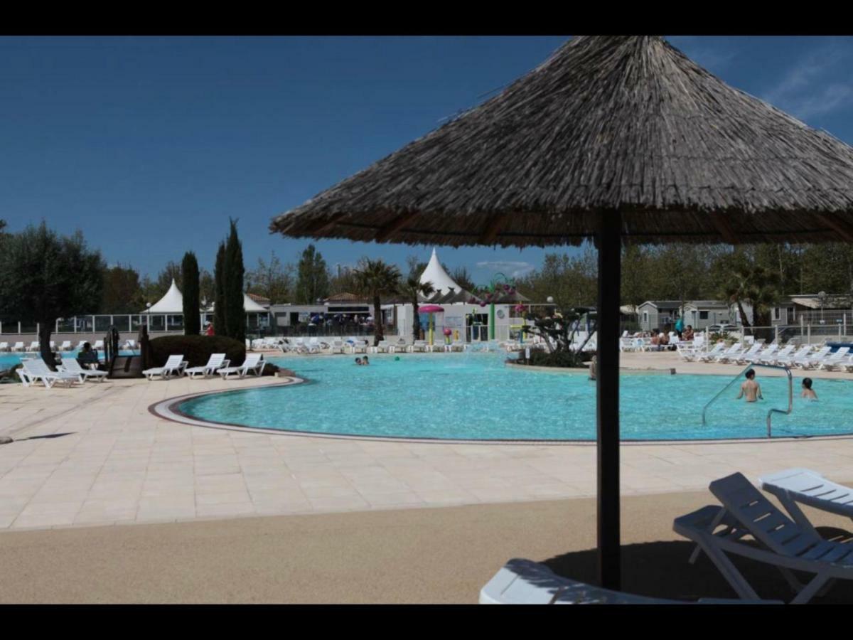 Mobilhome Vias Plage Dans Camping Eksteriør billede