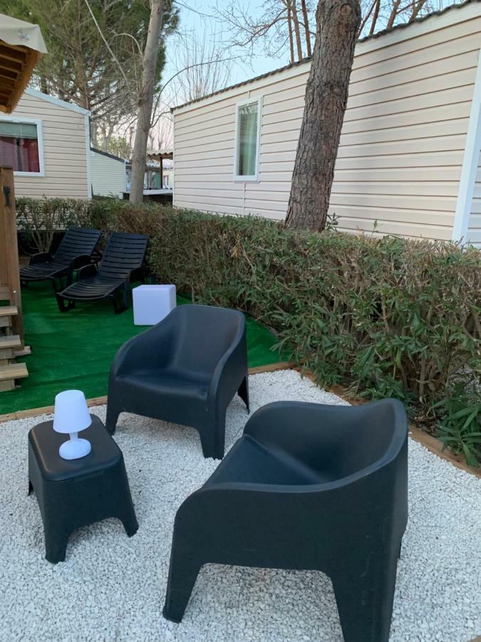 Mobilhome Vias Plage Dans Camping Eksteriør billede